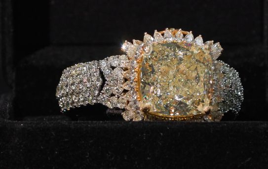 Kaçak 80 Karat Pırlanta İstanbul'da Sergilendi