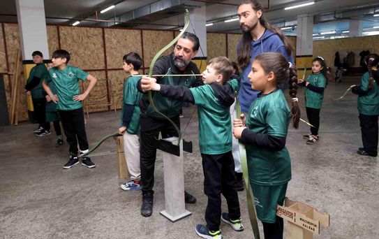 Karatay'da Spor Okulları gençleri geleceğe taşıyor