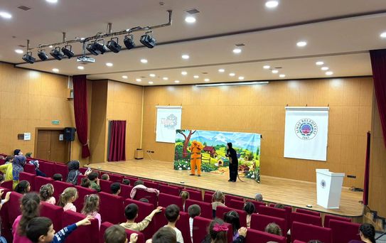 Simav'da Kur'an Kursu Öğrencilerine Tiyatro Etkinliği