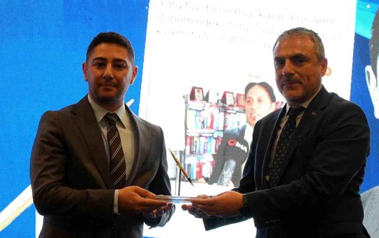 Kemal Diri, 2025 Altın Kalem Ödülü'nü Kazandı
