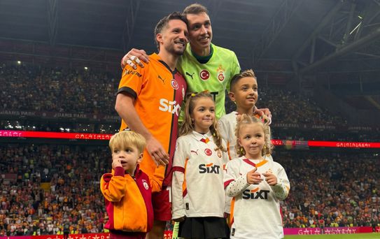 Galatasaray'da eski kaptanlar Muslera ve Mertens dümene geçti
