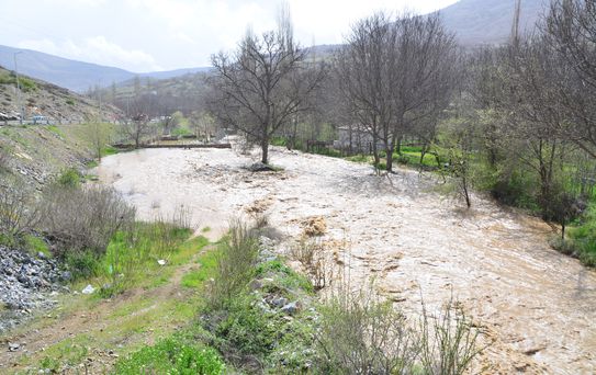 Yahyalı'da Sağanak Sel Oluşturdu