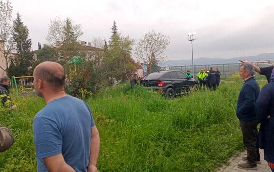 Sakarya'da Trafik Kazası: 17 Yaşındaki Genç Hayatını Kaybetti