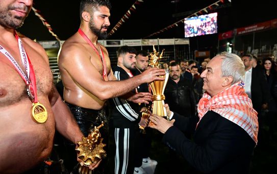 Kepez'in başpehlivanı Enes Doğan