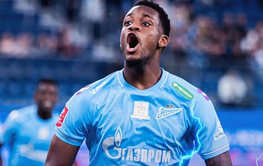 Fenerbahçe'den ayrılan Jhon Duran Zenit'te de kayıplara karıştı
