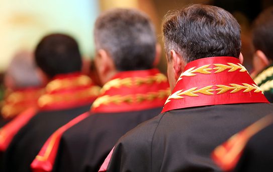 HSK Kararnamesiyle 14 hakim ve savcının görev yeri değişti