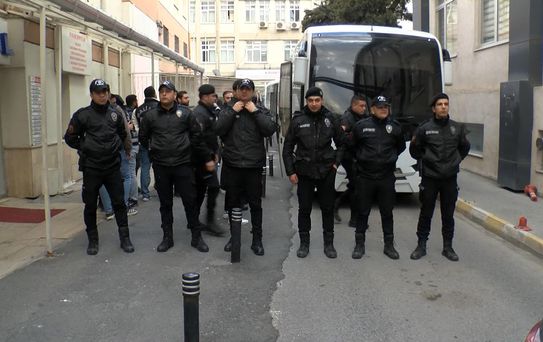 Ataşehir Belediyesine yönelik operasyonda gözaltına alınan 20 şüpheli adliyede