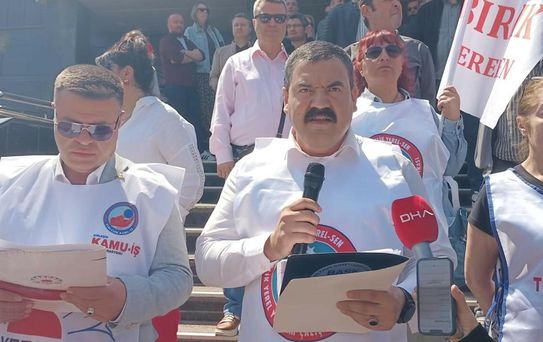 Buca Belediyesi'nde Memurlar İş Bırakma Eylemi Sürüyor