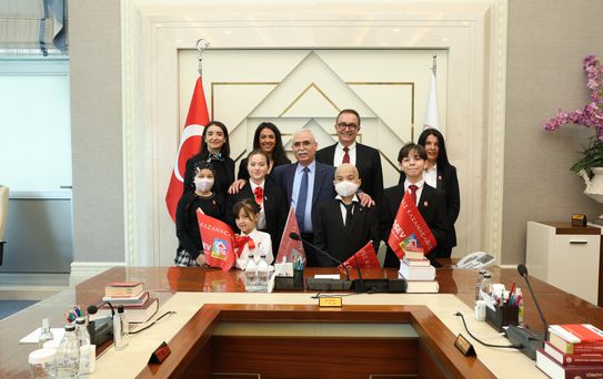 Kadir Özkaya, Lösemili Çocukları Kabul Etti