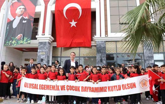 Başkan Arıcı'dan 23 Nisan Mesajı: 'Geleceğin aydınlık yüzü, bugünün çocuklarıdır'