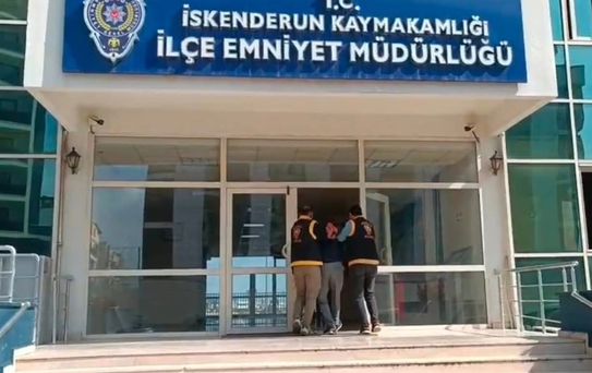 İskenderun’da satırlı saldırı dehşeti: 3 kişi yaralandı