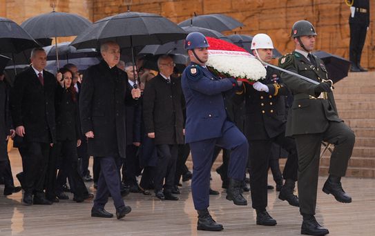 106 yıllık gurur! Devlet erkanı Anıtkabir'i ziyaret etti