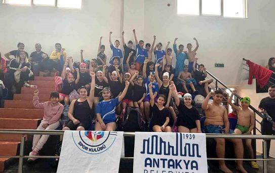 Antakya Belediyesi'nin sporcuları madalyaları topladılar
