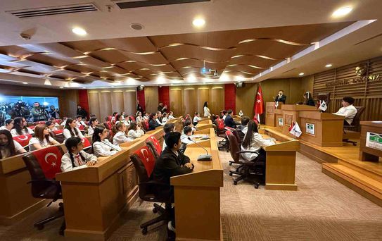 Bahçelievler'de 23 Nisan'a özel Çocuk Meclisi oturumu: 'Atamızın izindeyiz'