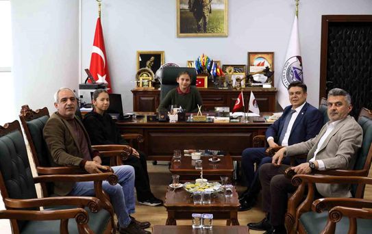 Bilecik'te 23 Nisan'da başkanlık koltuğu öğrencilere devredildi