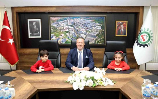 Miniklerden 23 Nisan Kutlaması