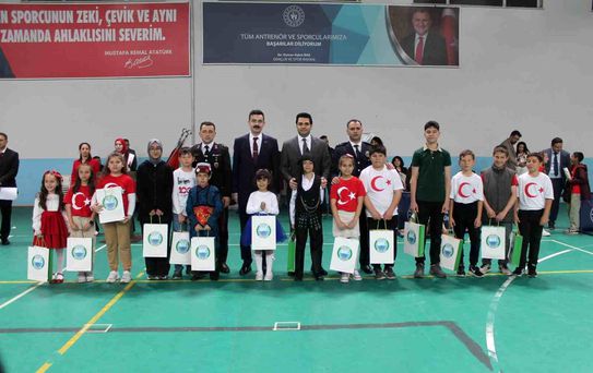 Manyas'ta 23 Nisan coşkusu