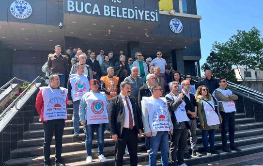 Buca ve Karşıyaka belediyelerinde memurlar iş bırakma eyleminde