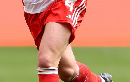 Yıldız futbolcu cinsiyet mi değiştirdi? Kulübünden fotoğraflı yanıt