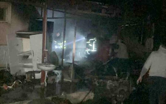 Patlayan kömür kazanı ve tüp villayı küle çeviriyordu