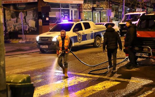 Belediye ekiplerinin bahar temizliği sürüyor