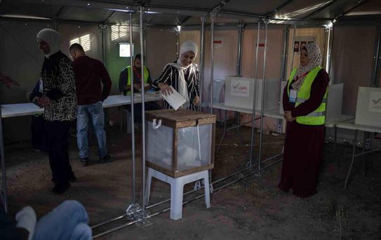 Filistinliler yerel seçim için sandık başında
