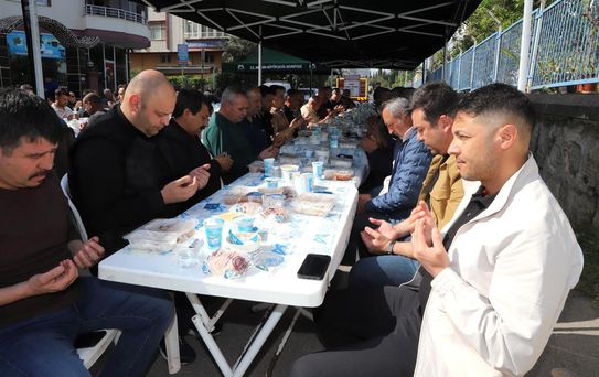 Mersin'de hayatını kaybeden itfaiyeci Çelikkaya yıl dönümünde anıldı