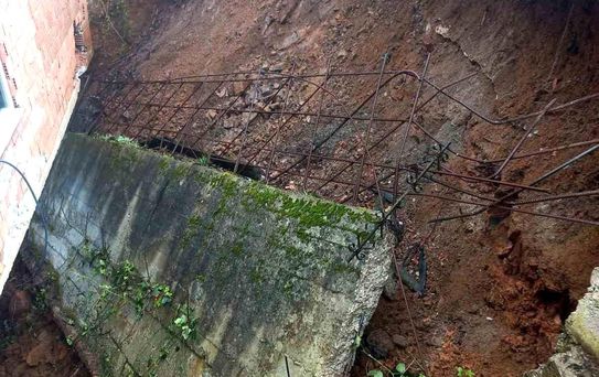 Trabzon'da şiddetli yağış heyelanlara neden oldu