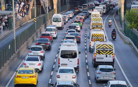 Araç sahiplerine kötü haber! Bu gece yarısı akaryakıta çifte zam geliyor