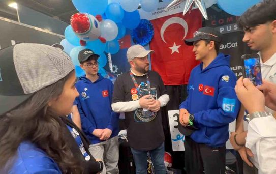 Arnavutköylü gençler ABD'de düzenlenen 'Dünya Robot Şampiyonası'nda' ülkemizi temsil etti