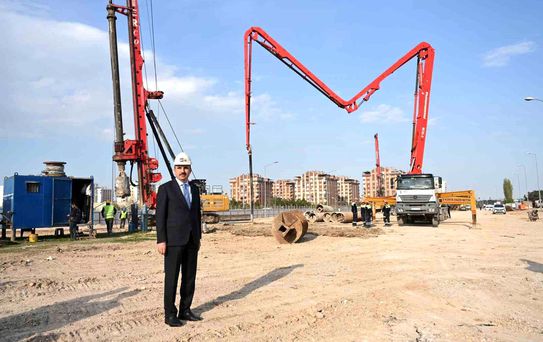 Başkan Altay: 'Otogar kavşağında kara yolunu ve raylı sistemi üste alacak bir köprülü kavşak çalışması yürütüyoruz'