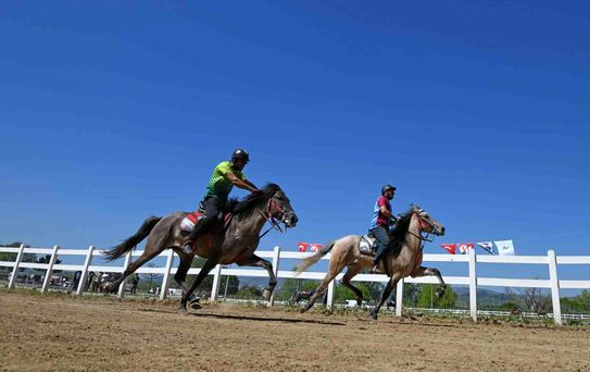 Osmangazi'de Geleneksel Rahvan At Koşusu coşkusu