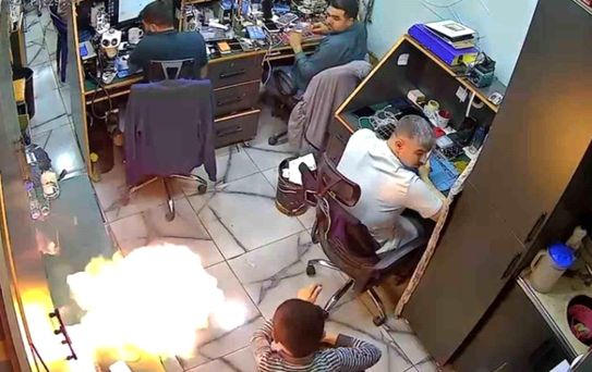 Şarjdaki telefon alev aldı