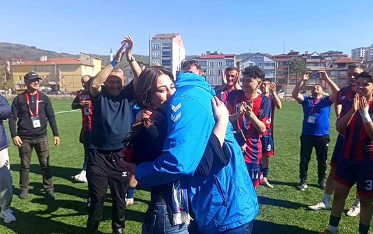 Zonguldak'ta yeşil sahada çifte mutluluk