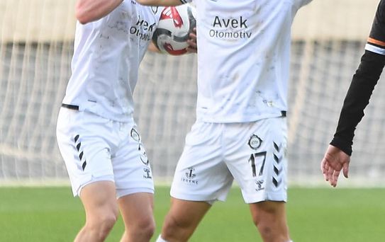 Altay'da Ünal Alihan Kavlak Sakatlandı