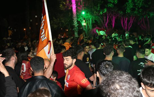 Antalya'da derbiyi izleyen Galatasaray taraftarı bıçaklı saldırıda yaralandı