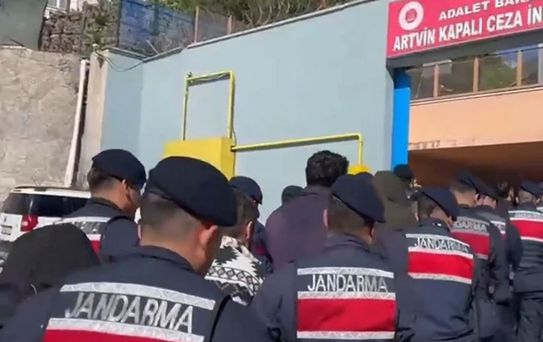 “Avukatız” dediler, milyonları topladılar