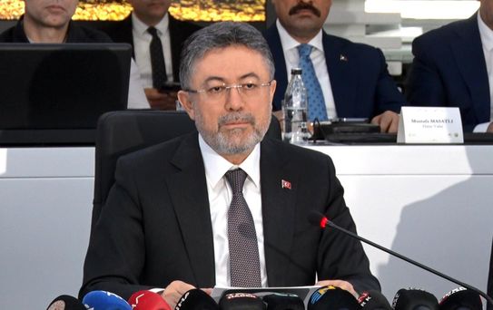 Bakan Yumaklı: 'Orman yangınlarıyla mücadelede 28 uçak, 119 helikopter ve 14 İHA ile mücadeleyi yürüteceğiz'