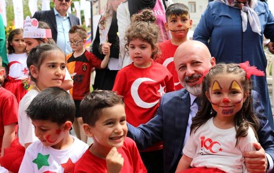 Başkan Çolakbayrakdar'dan çocuk şenliğine davet