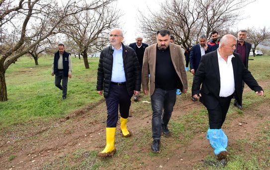 Başkan Er, dolu afetinden zarar gören ilçeleri ziyaret etti