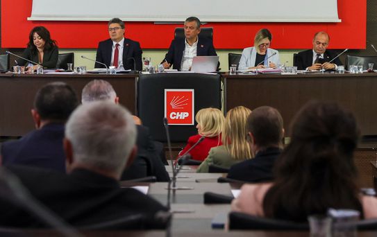 CHP'de ihraç edilenler partiye dönüyor