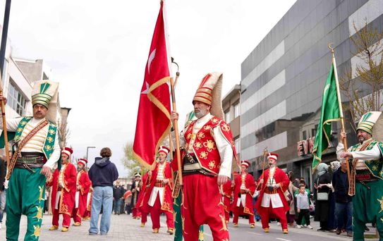 Düzce'de mehter takımının gösterisine vatandaşlardan büyük ilgi