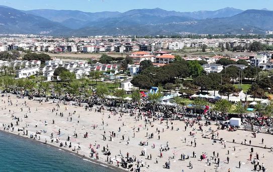 Edremit Belediyesi Geleneksel Uçurtma Şenliği yapıldı