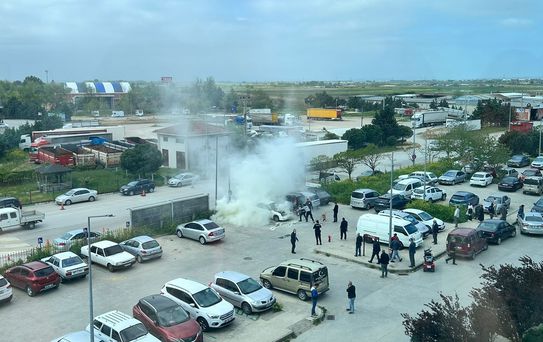 Karacabey'de Otomobil Yangını
