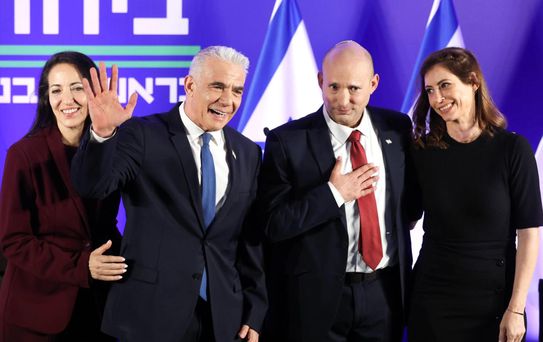 Lapid ve Bennett'ten Netanyahu'ya Karşı Güç Birliği