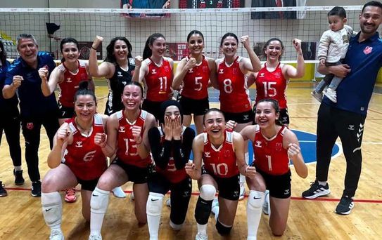 Kahramanmaraş Büyükşehir Belediyespor kadın voleybol takımı 2. Lig'e yükseldi