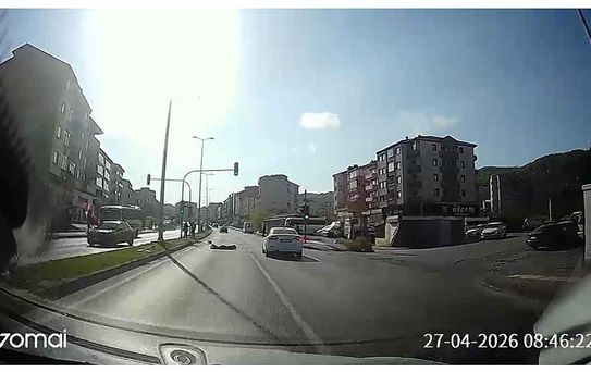 Otomobilin çarptığı üniversite öğrencisi yaralandı