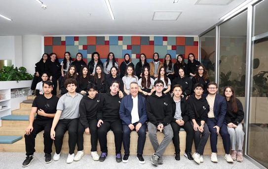 Sultangazi Belediye Başkanı Abdurrahman Dursun, gençlerle bir araya geldi