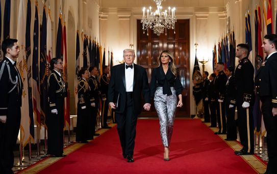 Trump, eşi hakkında şaka yapan Jimmy Kimmel’ı hedef aldı: Derhal kovulmalı