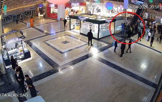 Yürüyen merdivene eli sıkışan çocuğun kopan parmağı kurtarılamadı
